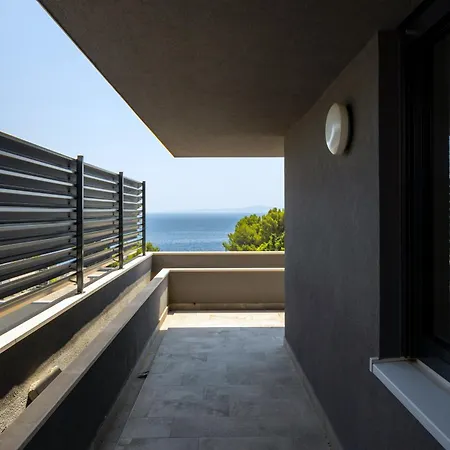 Luxury Penthouse Near Kasjuni Centre Apartmán *