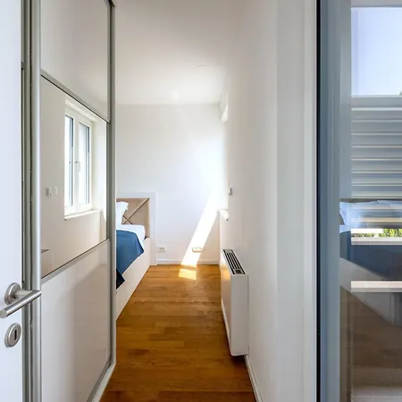 Luxury Penthouse Near Kasjuni Centre