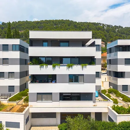 Luxury Penthouse Near Kasjuni Centre