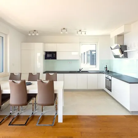 Luxury Penthouse Near Kasjuni Centre * 스플리트