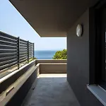 Luxury Penthouse Near Kasjuni Centre Apartamento *